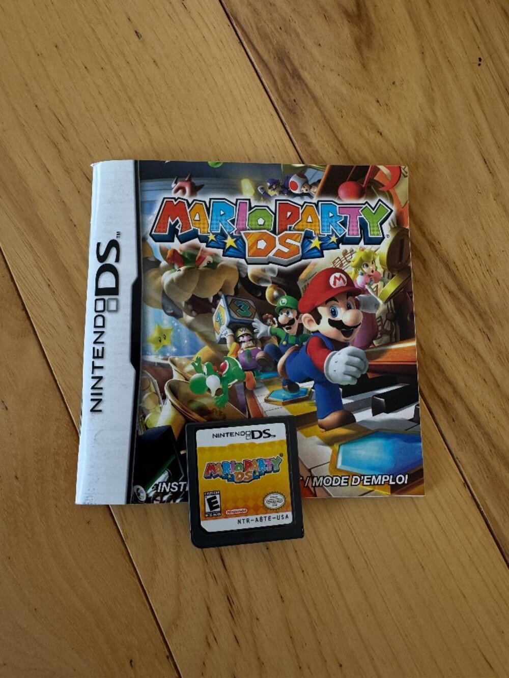 Mario Part Gameboy DS cartridge and Manual